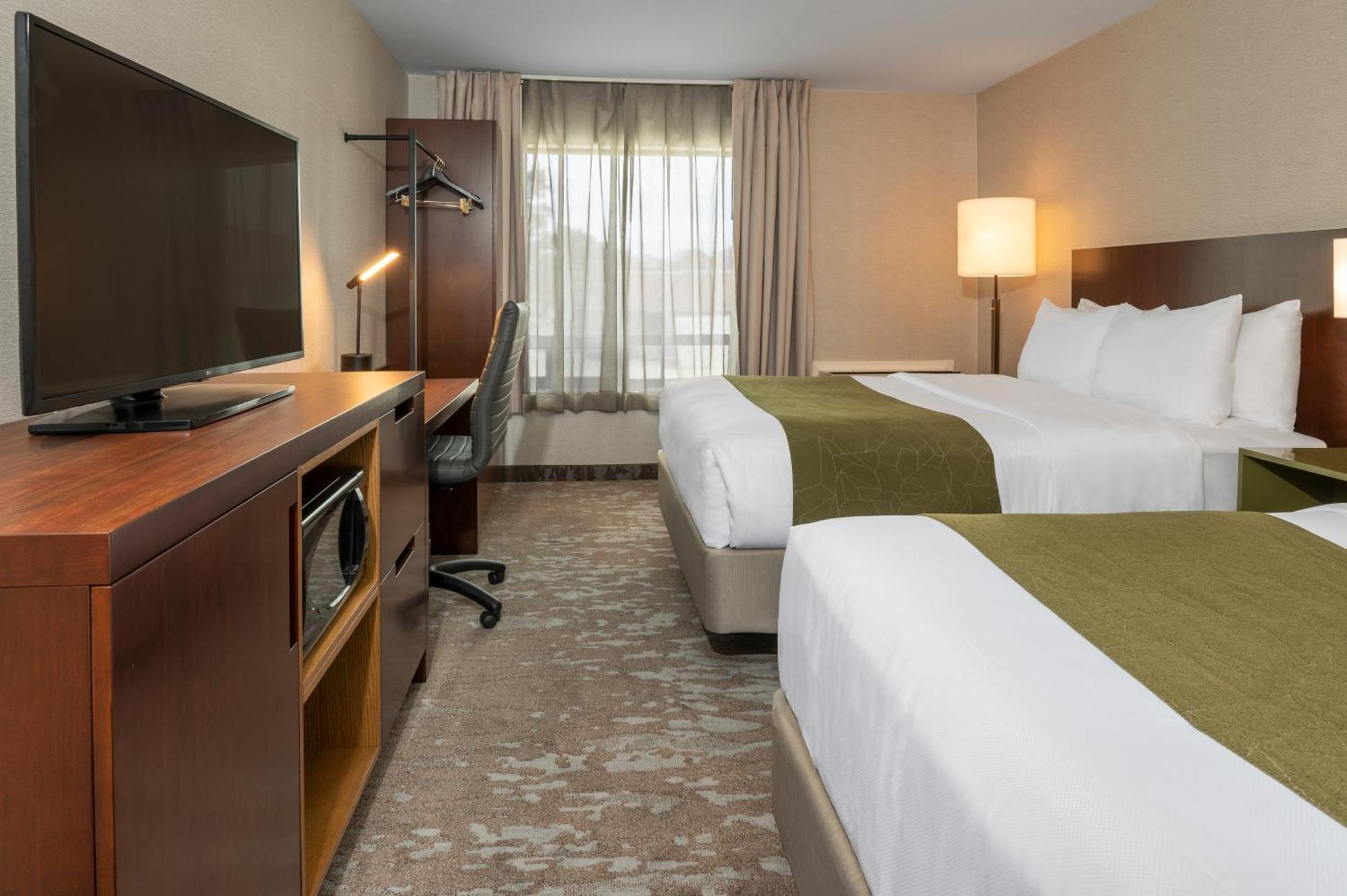 Comfort East Inn 3*